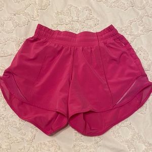 Lululemon Sonic pink size 2 hotty hots